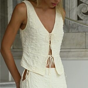 YLLW TATUM BUBBLE TIE VEST (REVERSIBLE) - BUTTERCREAM